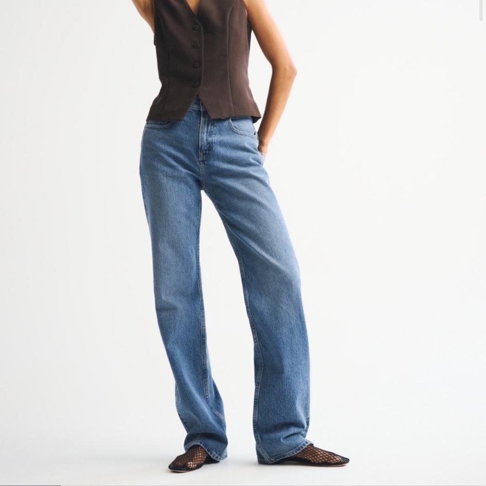 Abercrombie & Fitch ultra high rise 90’s straight womens Jeans
